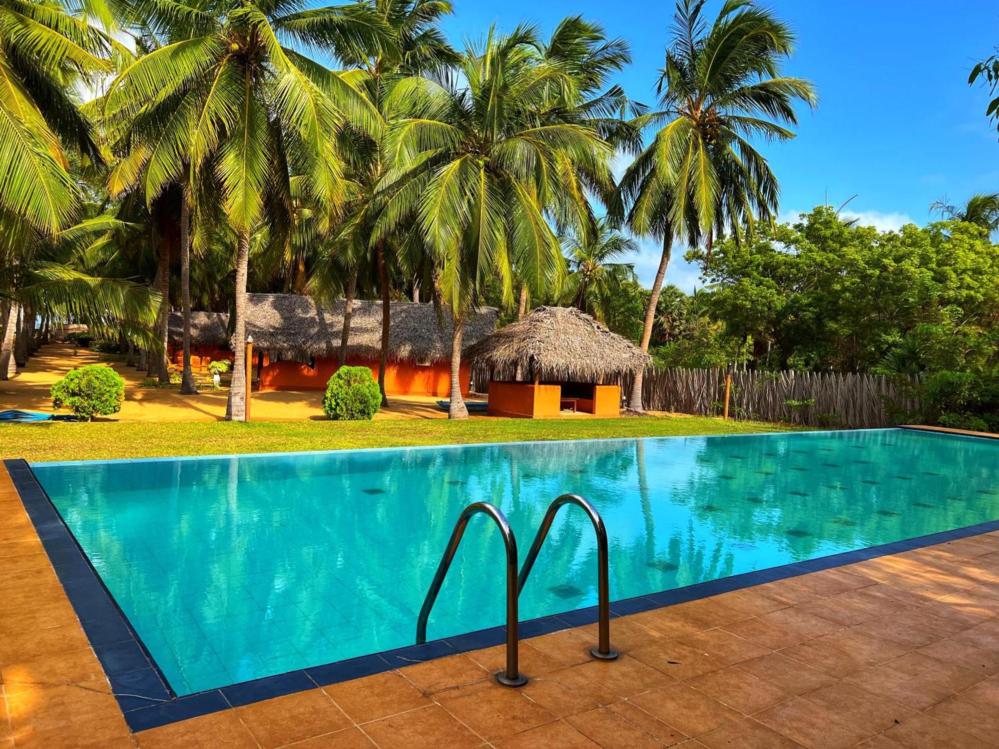 Roshanne Beach Resort Kalpitiya Exterior photo