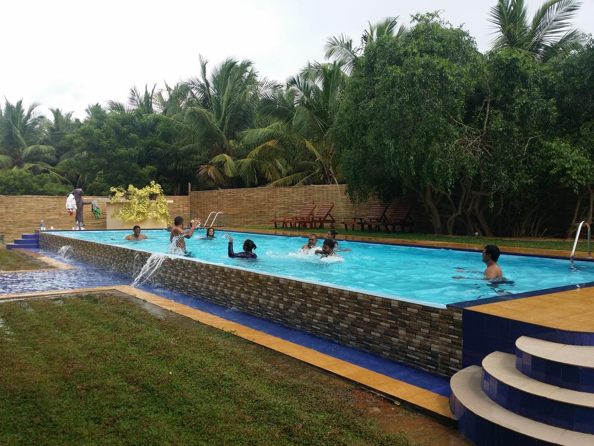 Roshanne Beach Resort Kalpitiya Exterior photo