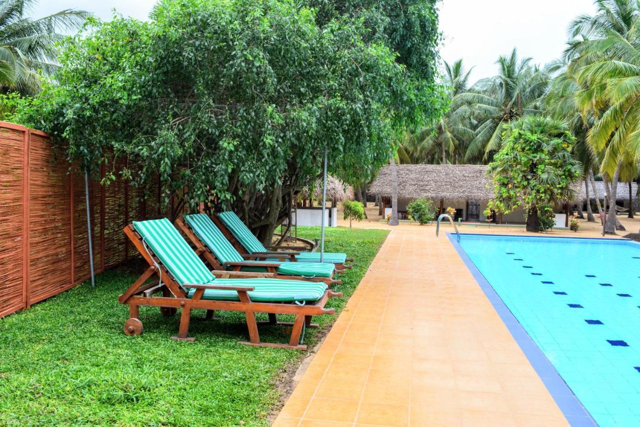 Roshanne Beach Resort Kalpitiya Exterior photo