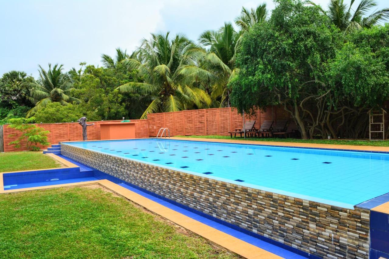 Roshanne Beach Resort Kalpitiya Exterior photo