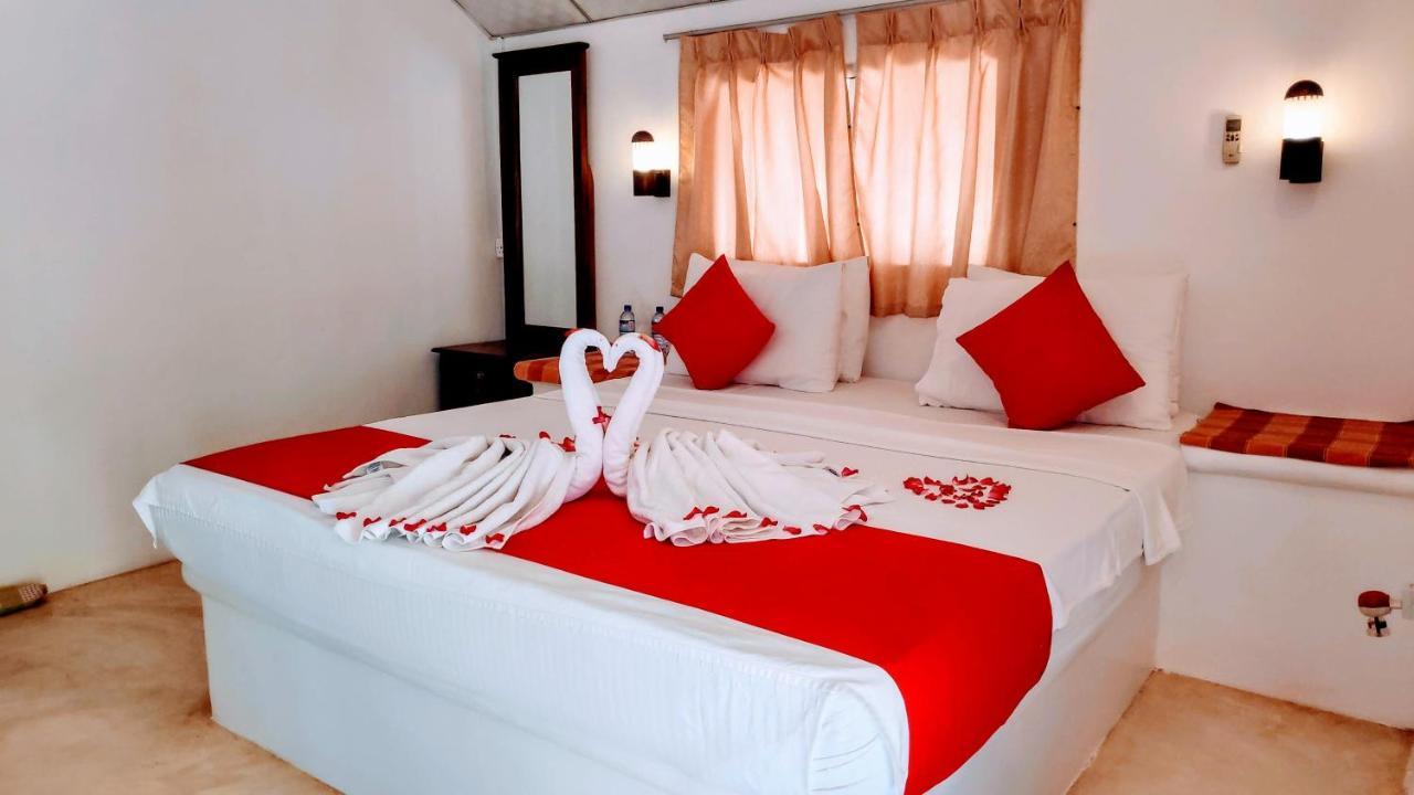 Roshanne Beach Resort Kalpitiya Exterior photo